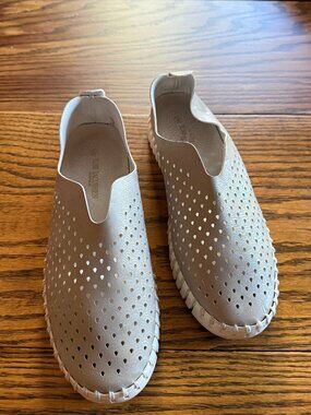 ILSE JACOBSEN Metallic Silver/Gray TULIP slip-on flats, Size 38